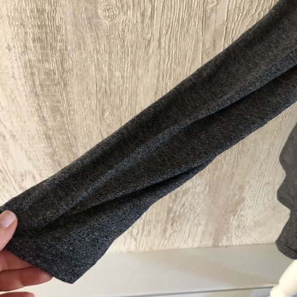 Happening in the Present Gray Hooded L/S Shirt - Picture 4 of 8